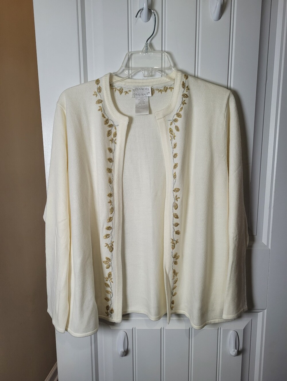 Vintage Designers Classic Cream Embroidered Open-Front Sweater Cardigan.  Size L